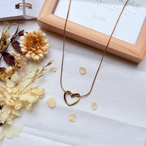 Gold_Hellwa_Heart_Anti_Tarnish_Locket